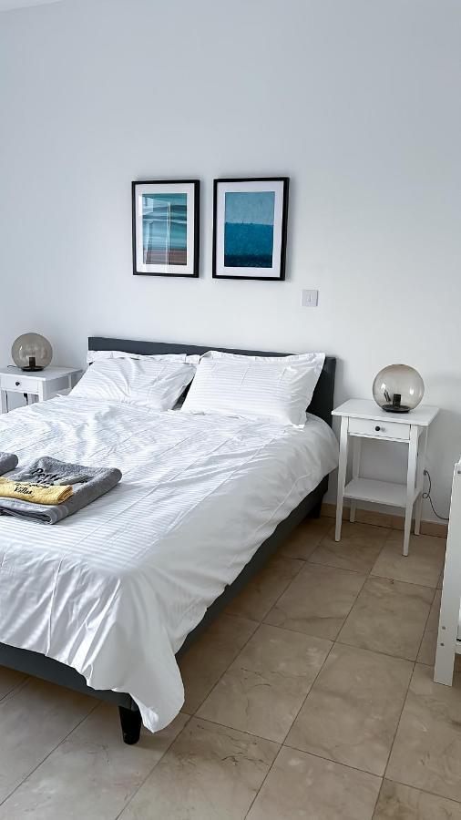 Willa Grand Lynn Seaview *