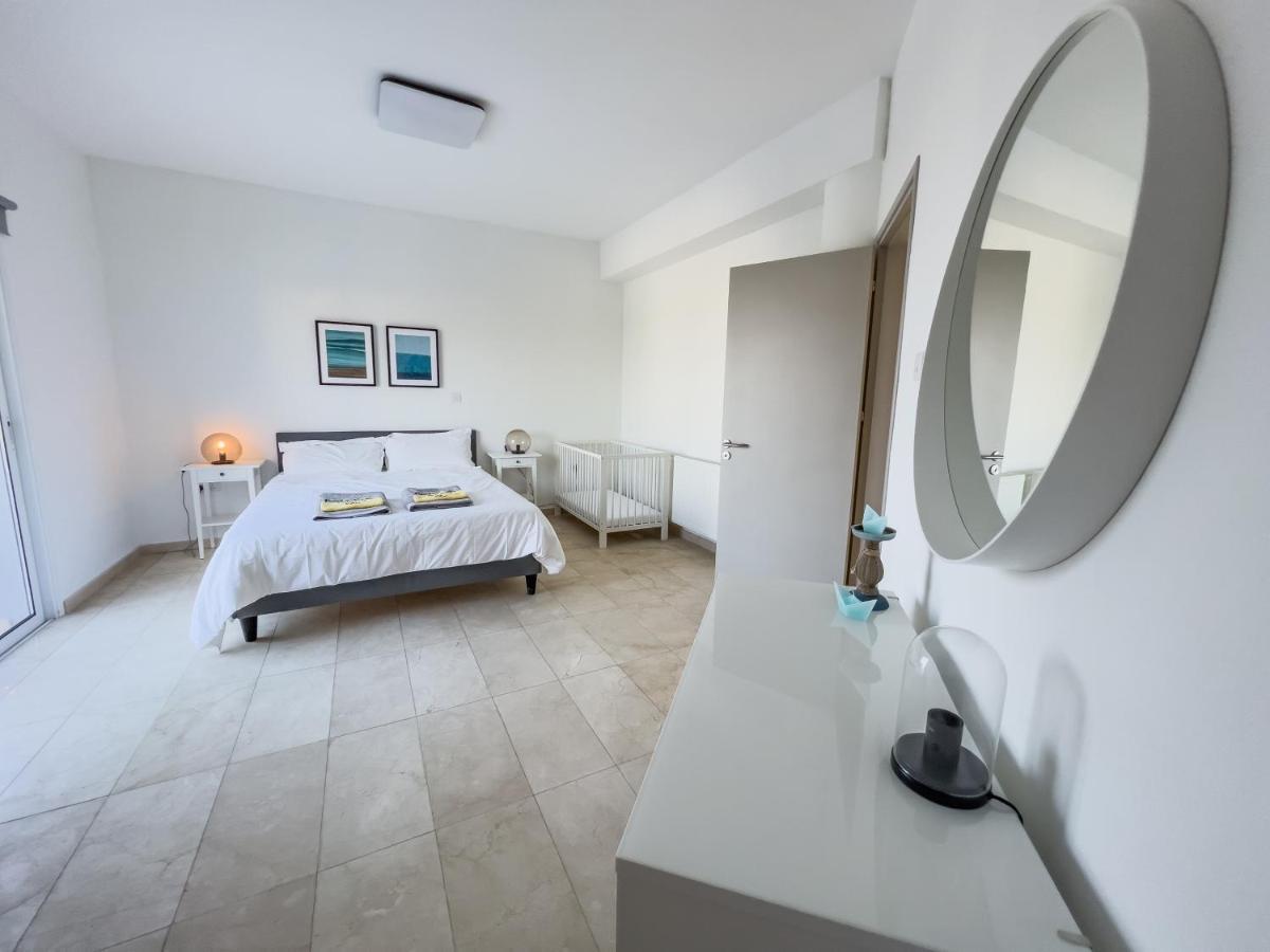 Grand Lynn Seaview * Ajia Napa